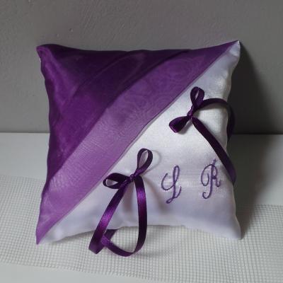 Coussin alliances violet prune