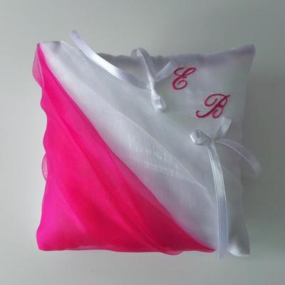 Coussin alliance fuchsia et blanc personnalisé fait main