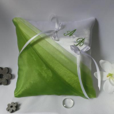 Coussin mariage vert et blanc personnalisé fait main