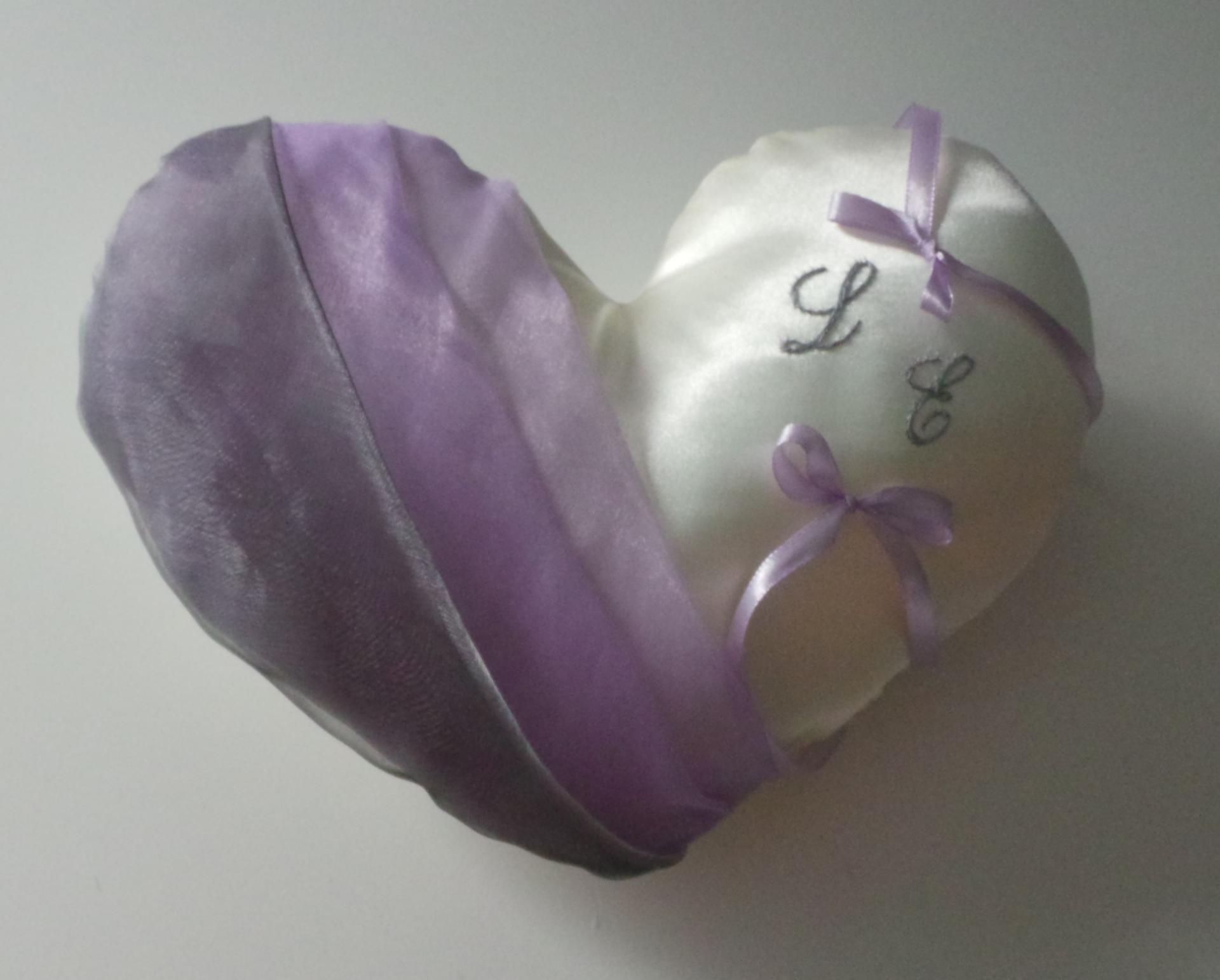 Coussin mariage coeur gris parme