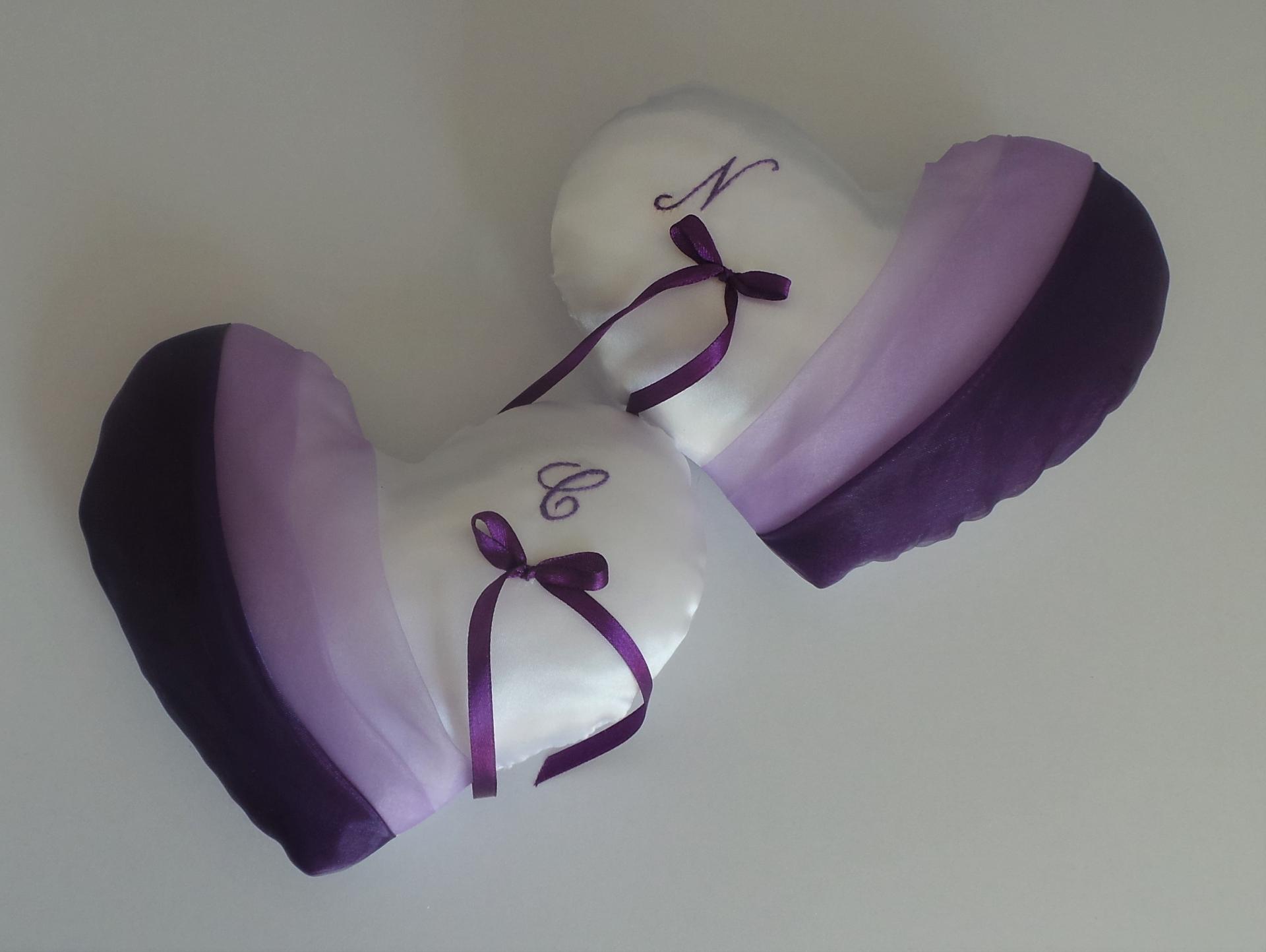Coussin mariage coeur parme violet prune