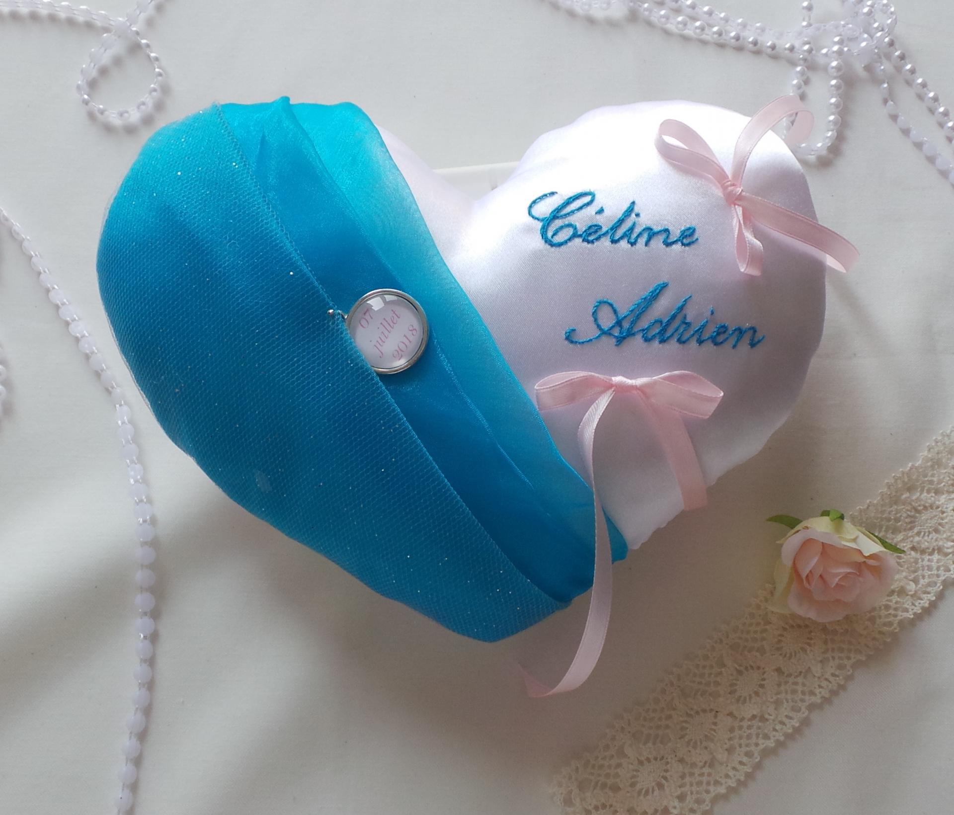 Coussin mariage coeur turquoise blanc rose pale