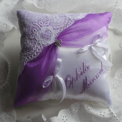 Coussin alliance raffiné parme blanc dentelle personnalisé fait main