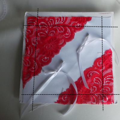 Coussin alliance raffiné dentelle rouge et blanc personnalisé fait main