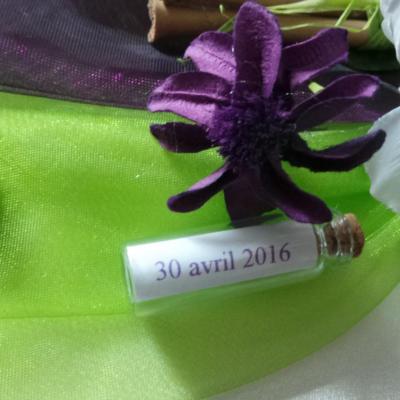 Date du mariage à l'intérieur d'un flacon